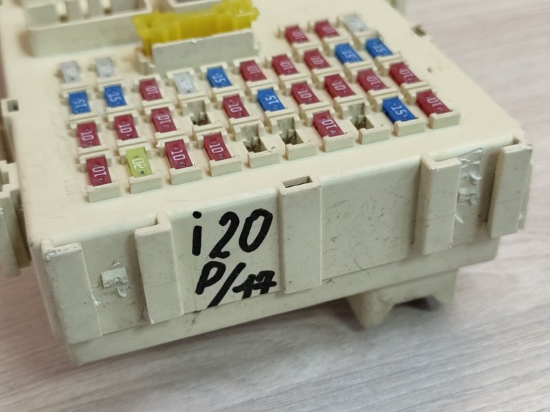 Блок предохранителей салона