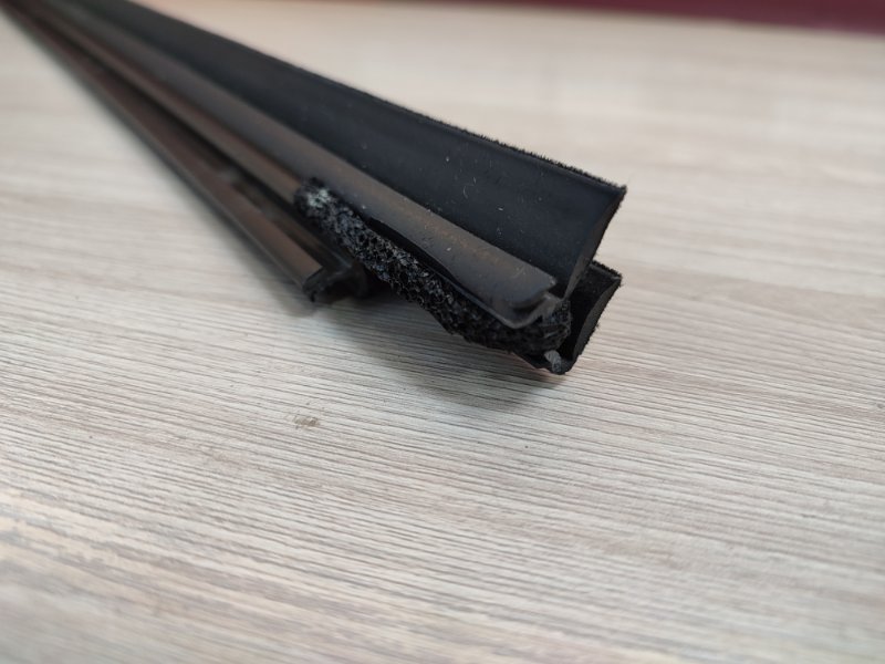 Уплотнитель стекла двери внутренний