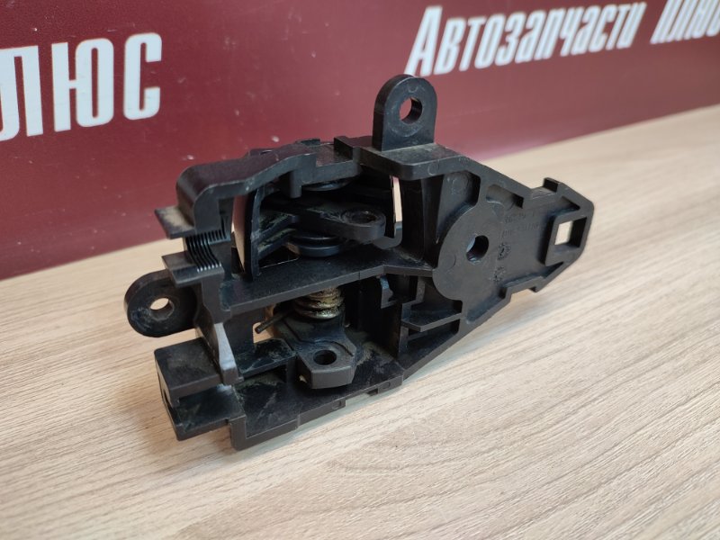 Внутренняя  ручка двери