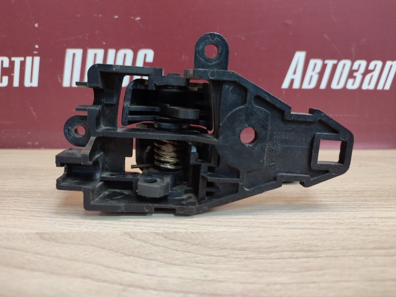 Внутренняя  ручка двери