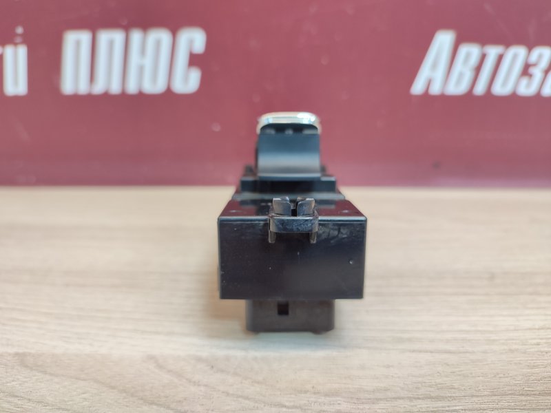 Кнопка стеклоподъемника