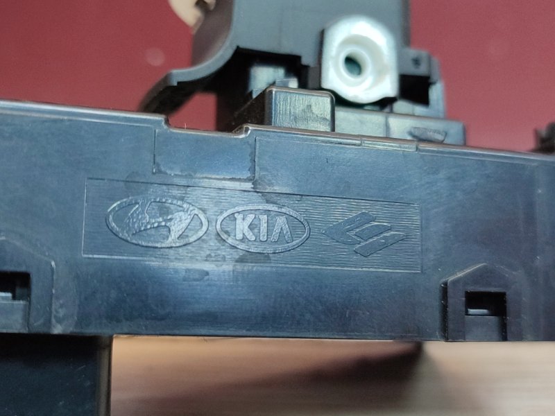 Кнопка стеклоподъемника