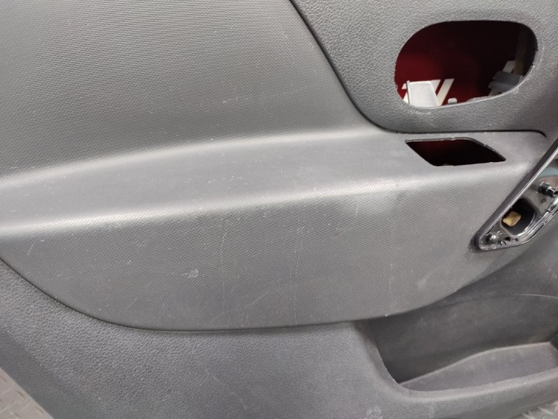 Обшивка боковой двери