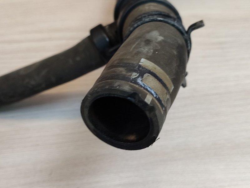 Патрубок радиатора нижний