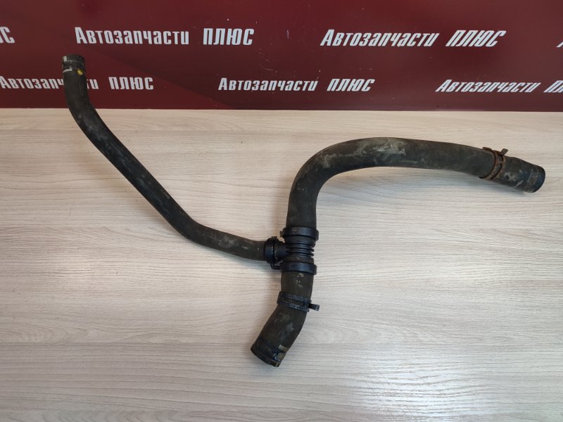 Патрубок радиатора нижний