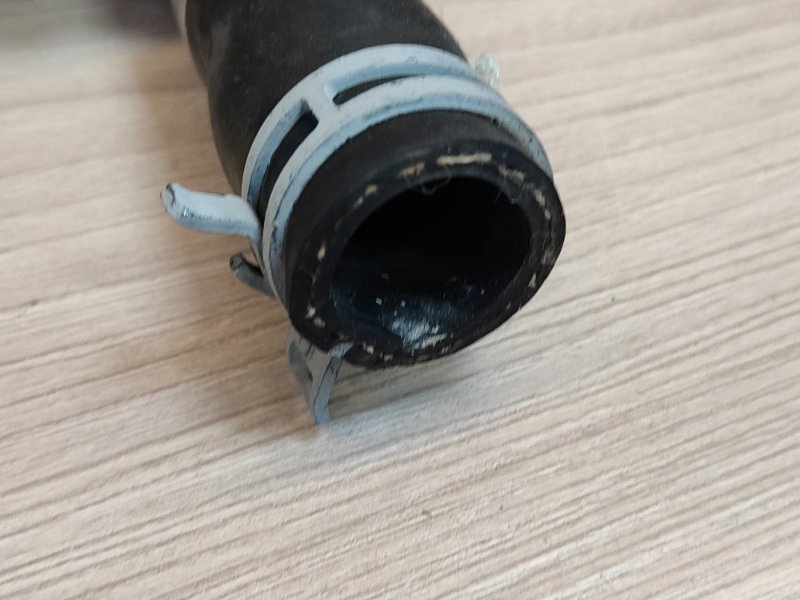 Патрубок отопителя