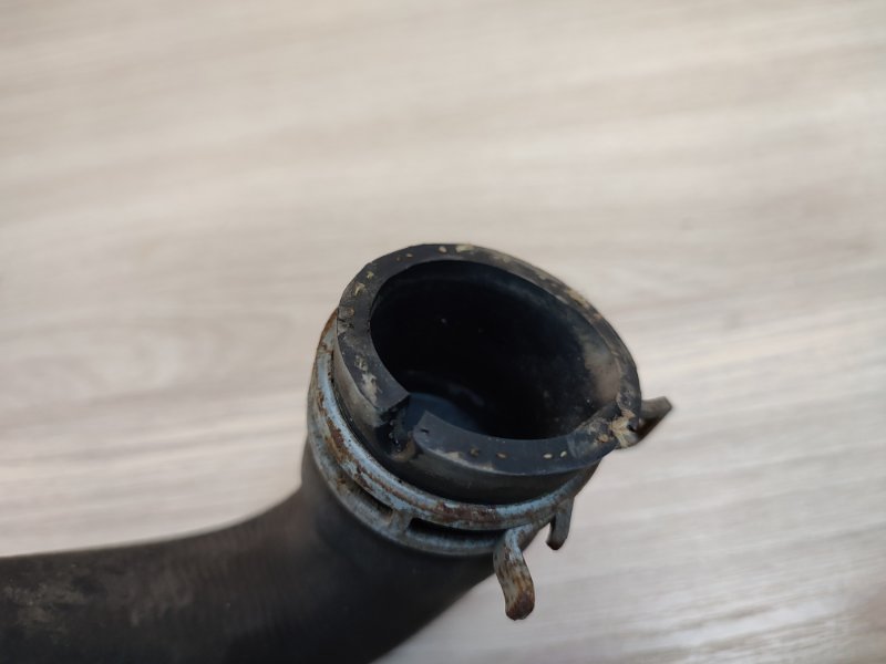 Патрубок радиатора