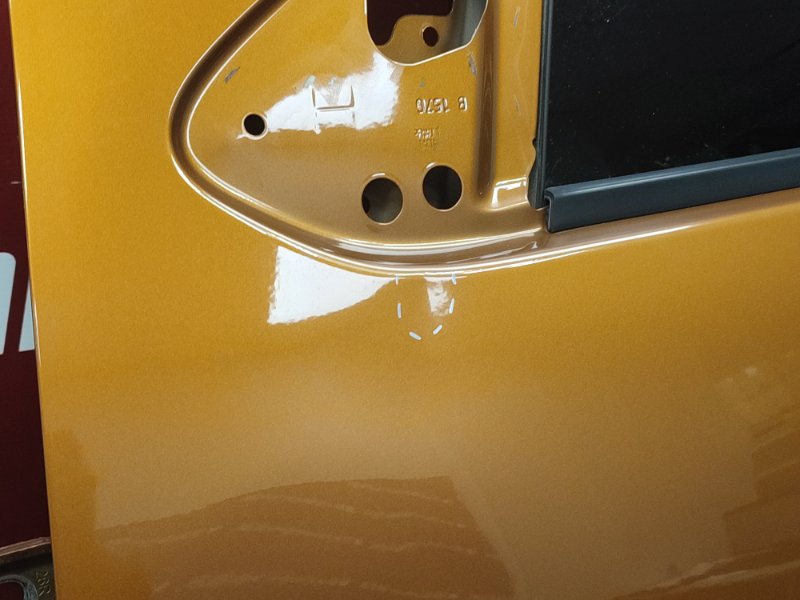 Дверь боковая