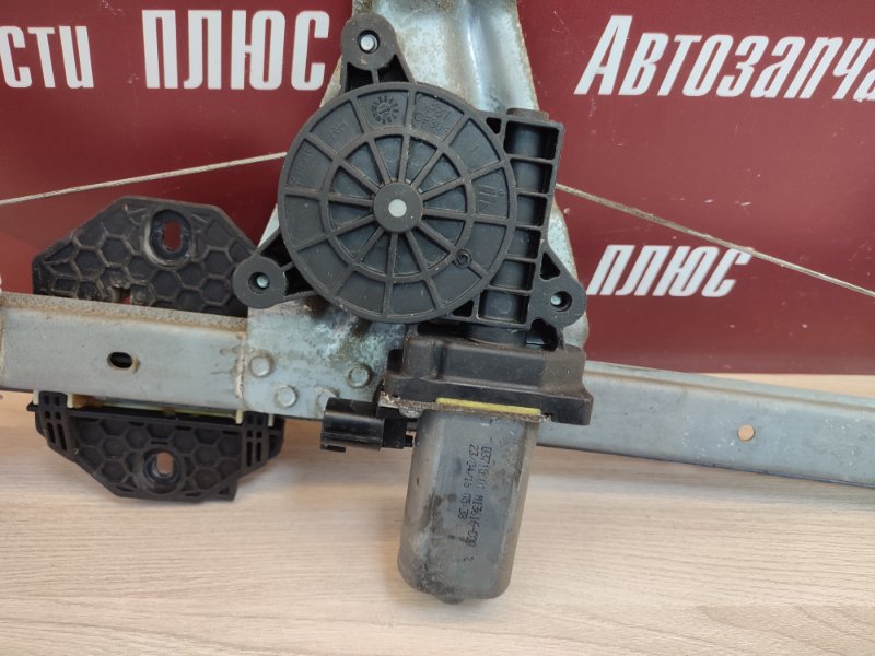 Стеклоподъемник    двери