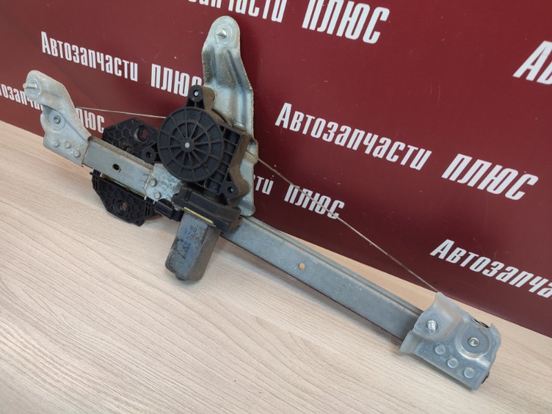 Стеклоподъемник    двери