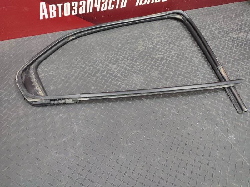 Уплотнитель стекла двери