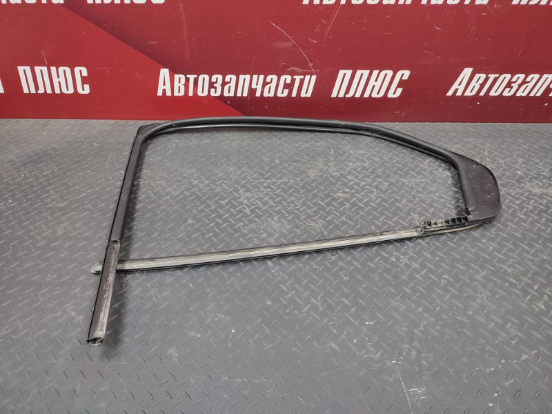 Уплотнитель стекла двери