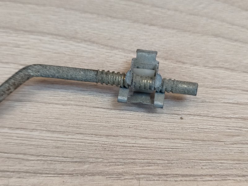 Тяга замка двери