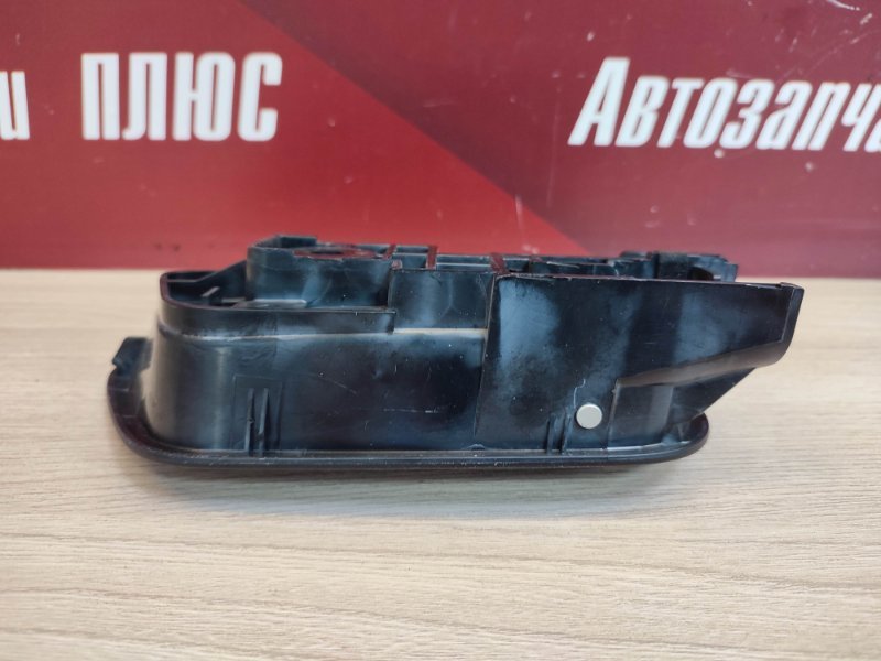 Внутренняя ручка     двери