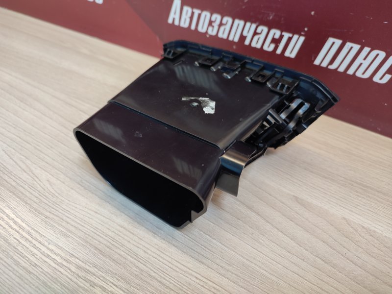 Воздушный дефлектор салона