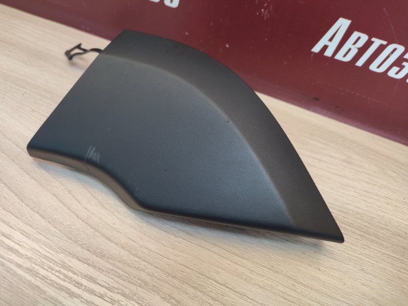 Заглушка буксировочного крюка