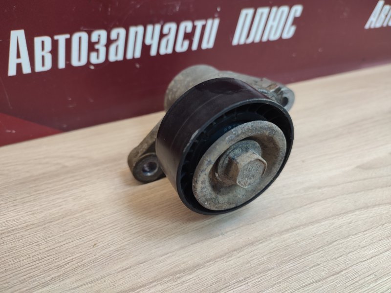 Ролик натяжителя