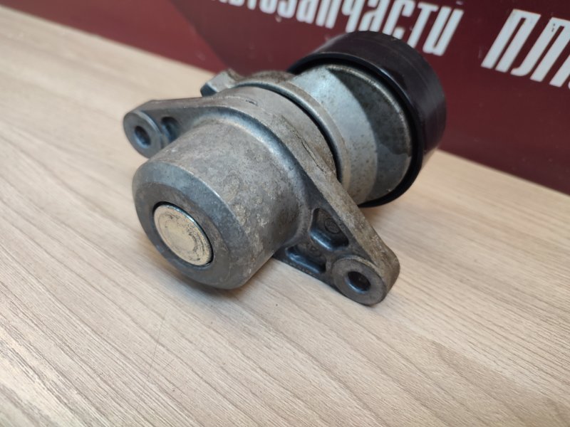 Ролик натяжителя