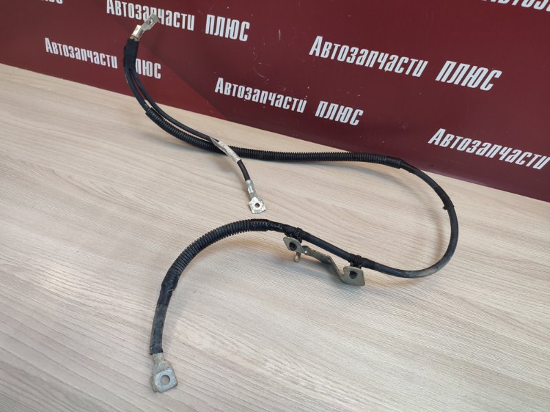 Клемма аккумулятора (минусовая)