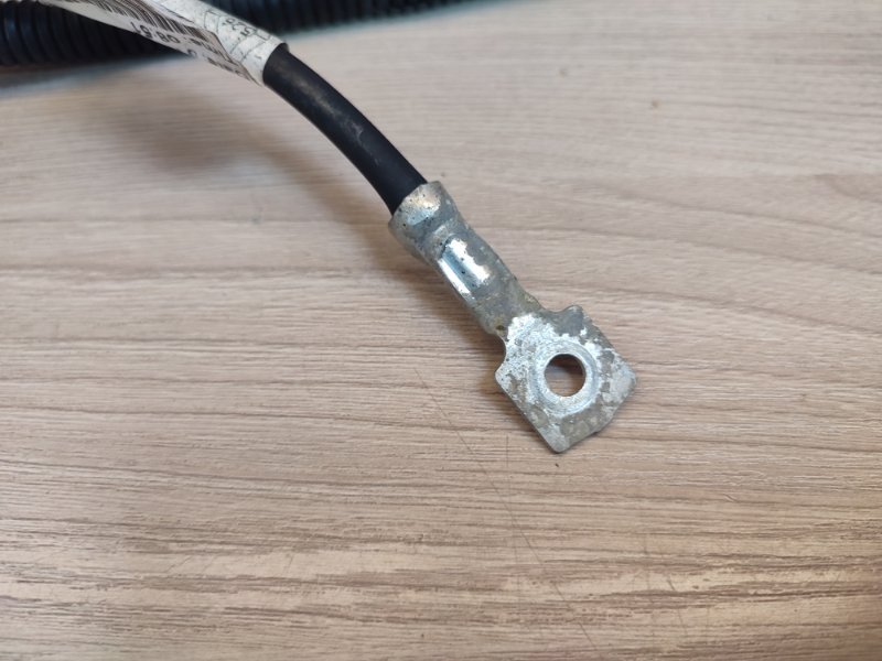 Клемма аккумулятора (минусовая)