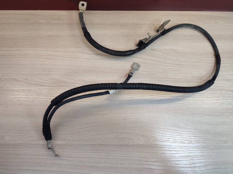 Клемма аккумулятора (минусовая)