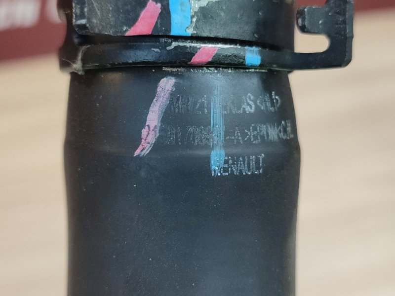 Верхний патрубок радиатора