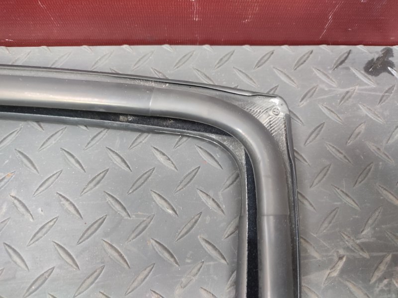 Уплотнитель стекла двери