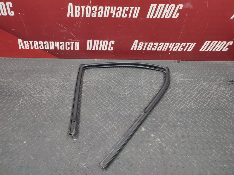 Уплотнитель стекла двери