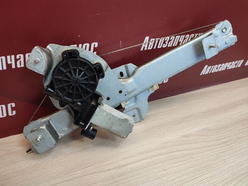 Стеклоподъемник    двери