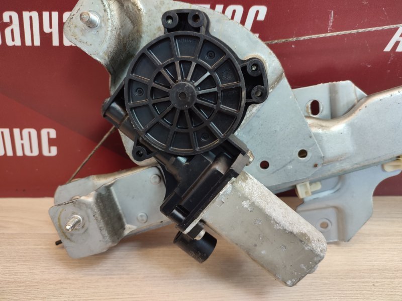 Стеклоподъемник    двери