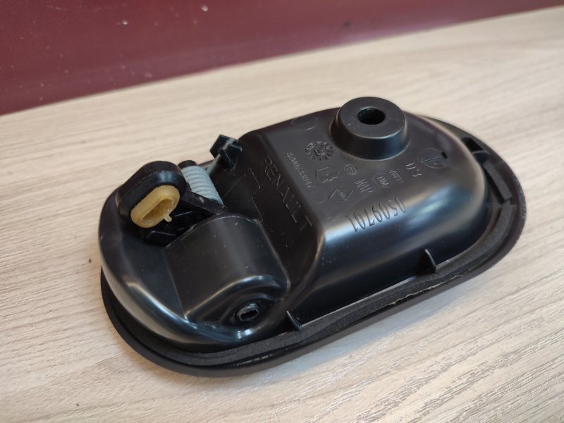 внутренняя ручка двери