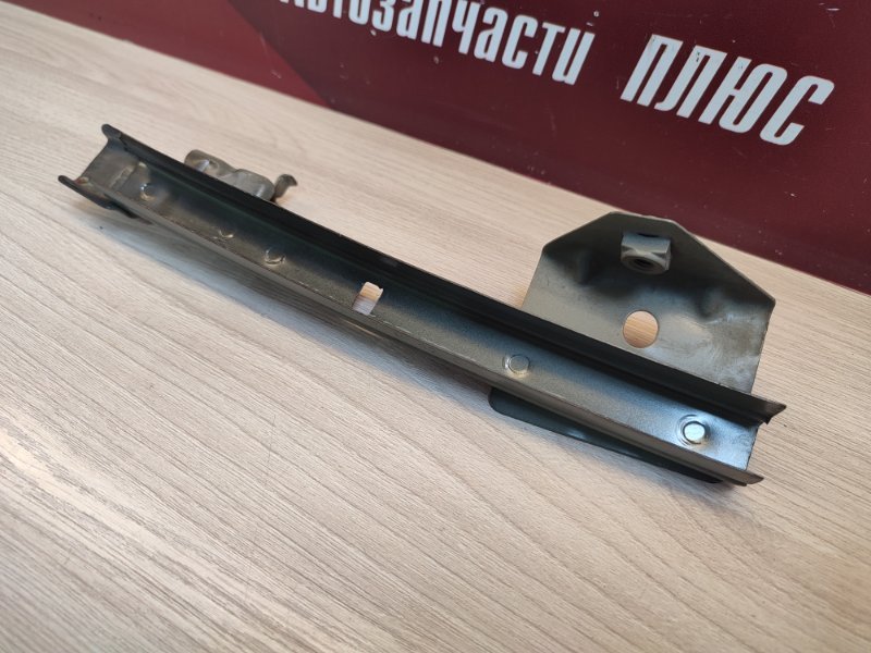 Направляющая стекла     двери