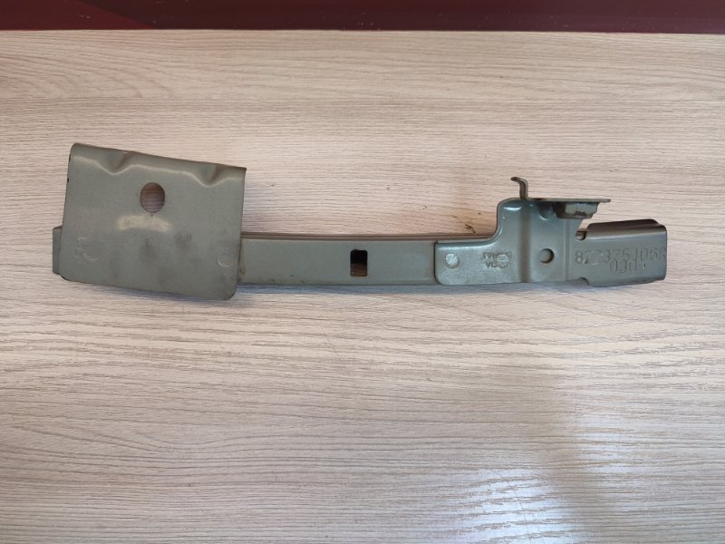 Направляющая стекла     двери