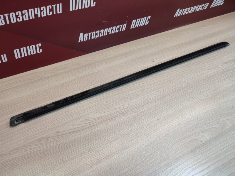 Уплотнитель стекла двери внешний