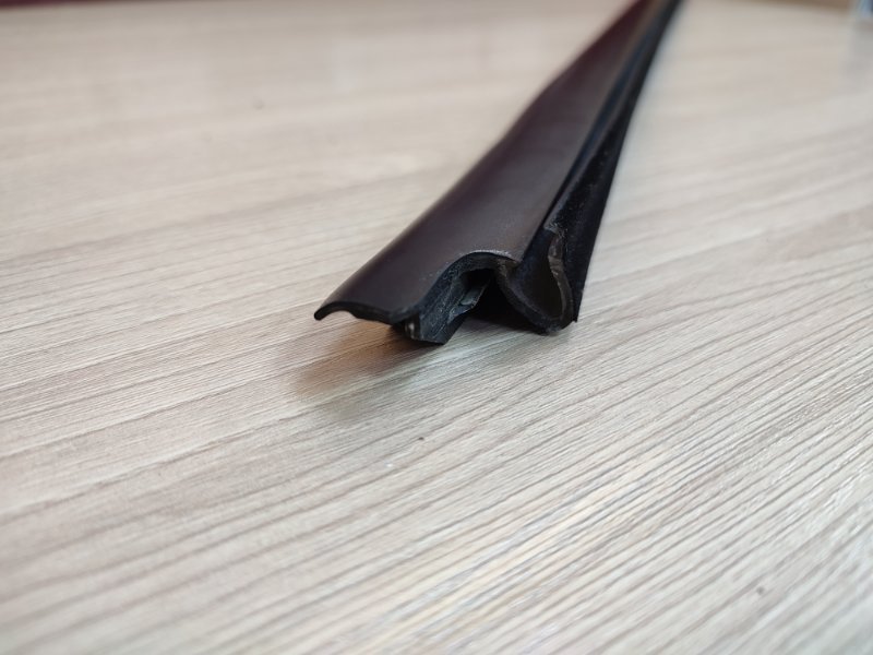 Уплотнитель стекла двери внутренний