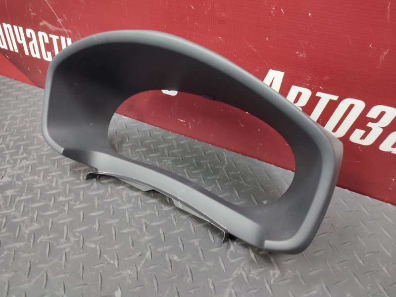 Козырек щитка приборов