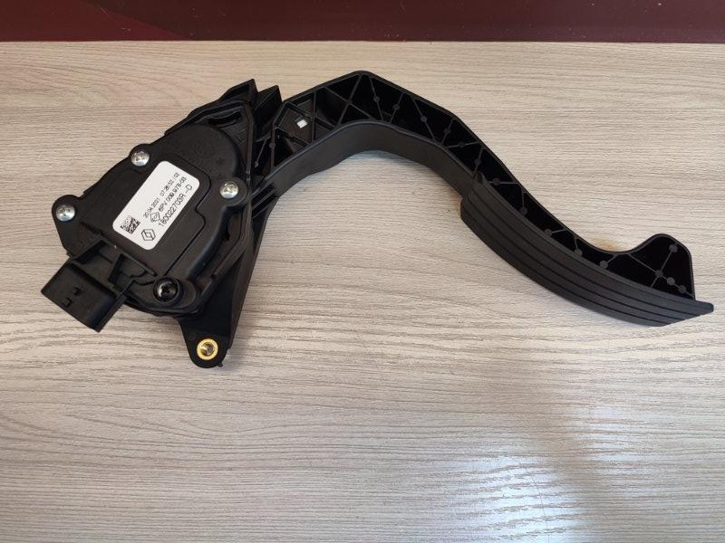 Педаль газа