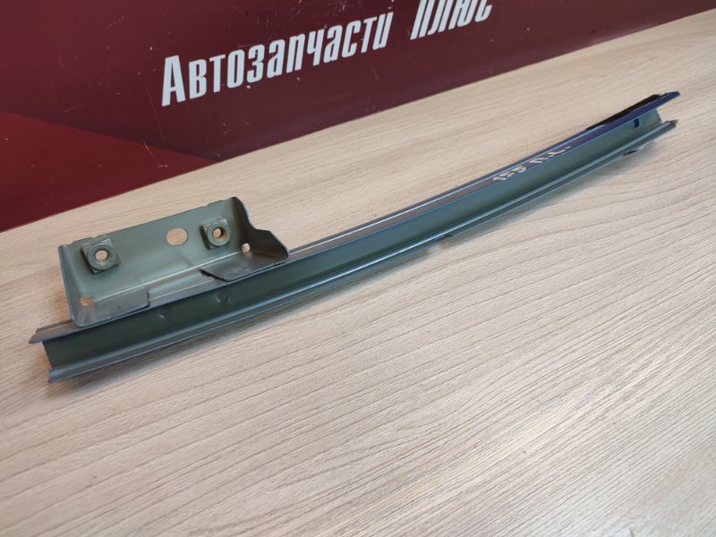 Направляющая стекла     двери