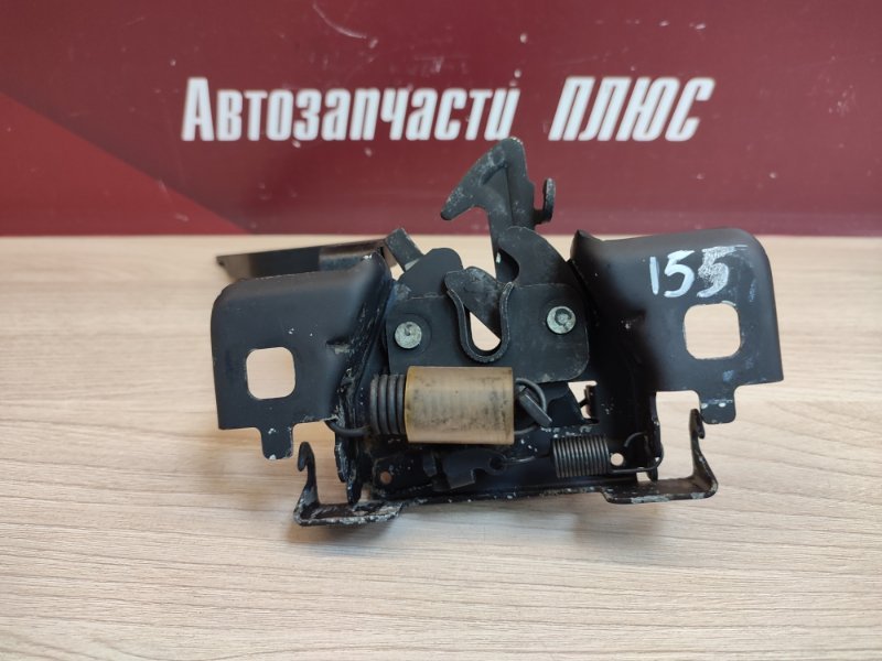 Замок капота