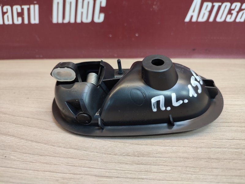 внутренняя ручка двери