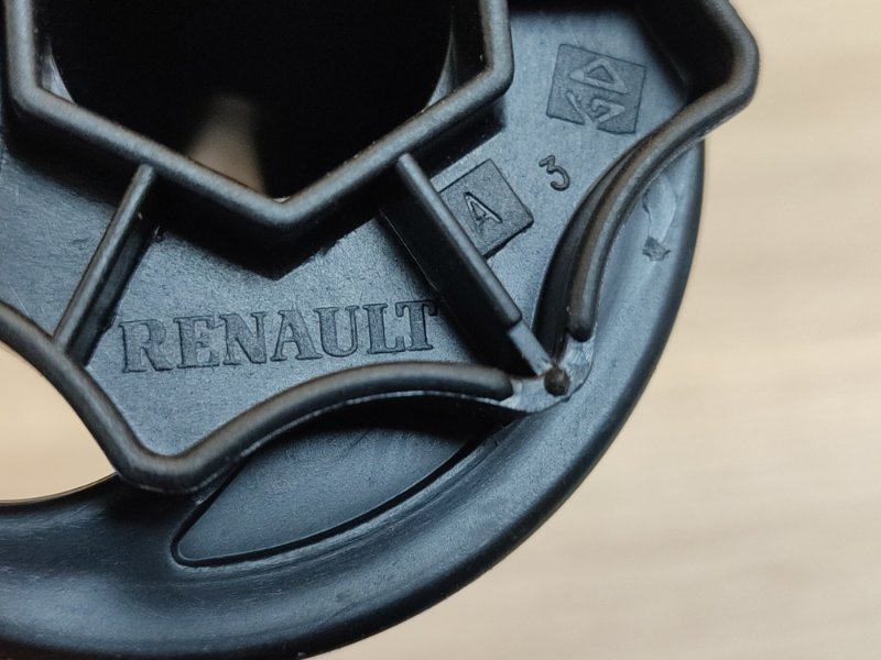 Крепление запасного колеса