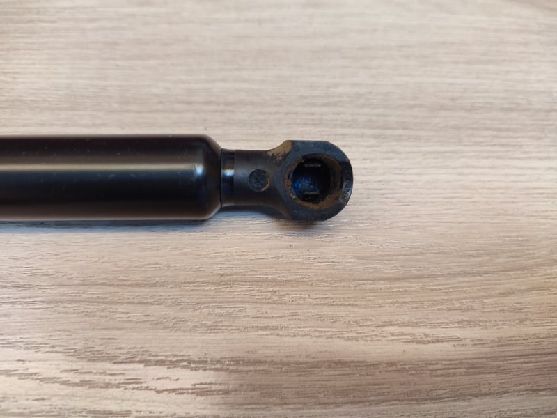 Амортизатор багажника