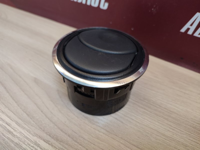 Воздушный дефлектор салона