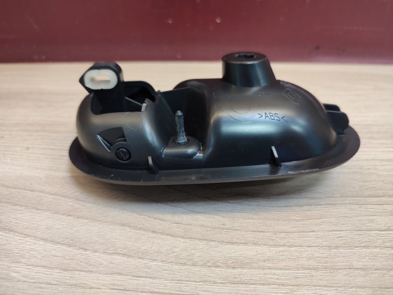 Внутренняя ручка     двери