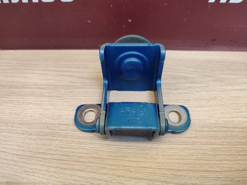 Петля багажника