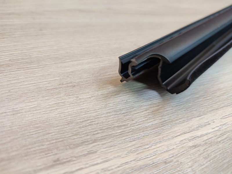 Уплотнитель стекла двери внутренний