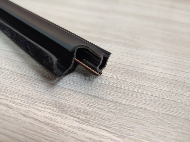 Уплотнитель стекла двери внутренний