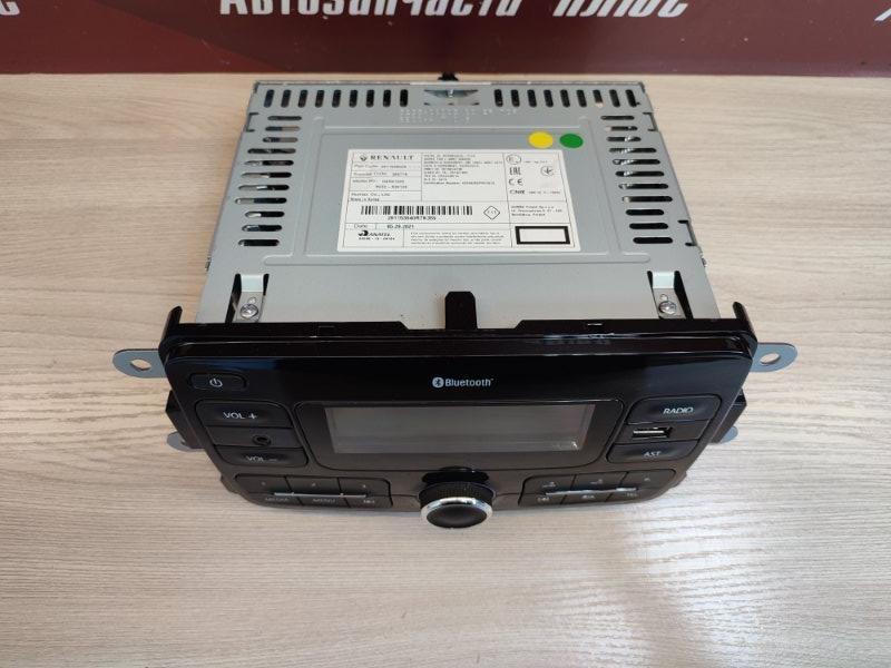 Магнитола штатная