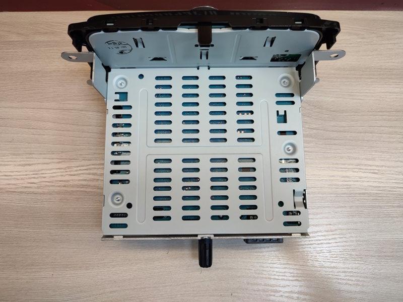 Магнитола штатная