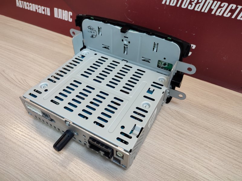 Магнитола штатная